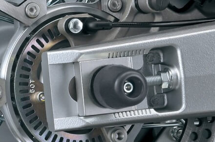 imgi_73_0014SM-64700-37810-000-rear-axle-slider-accessories-600x400-1-440x290