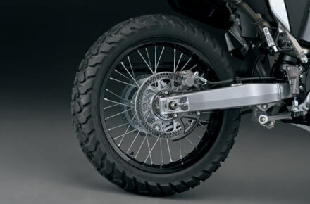 imgi_79_0014SM-DR-Z4S-DR-Z4SM-rear-brake-disc-cover-accessories-600x400-1-440x290