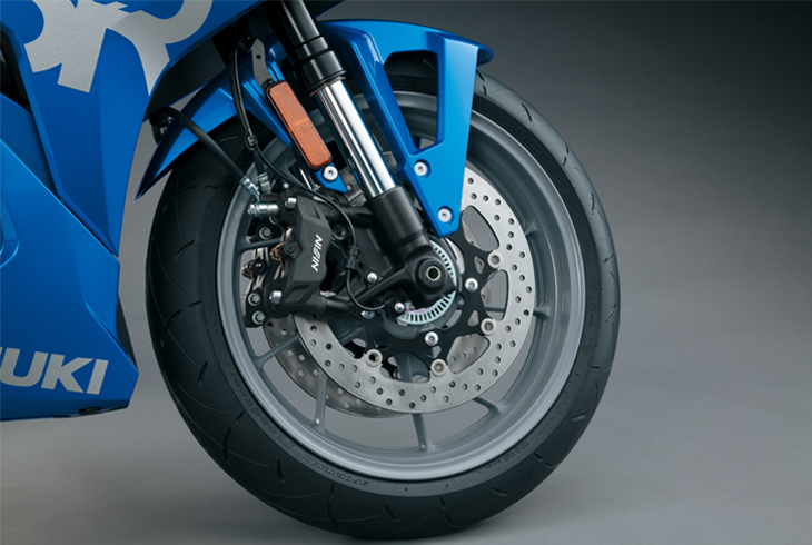 gsx-8r-styling-fender-copy-2-columns-730x490-1