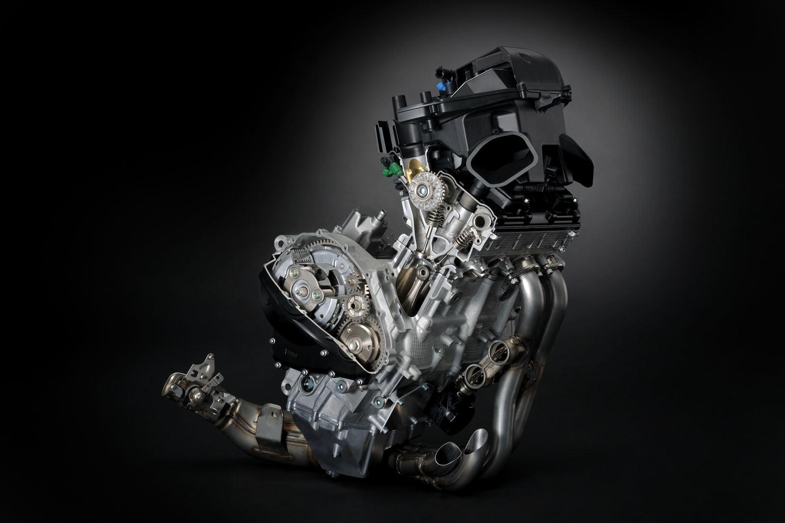 GSX-R1000_AL7_cut_engine_diagonal