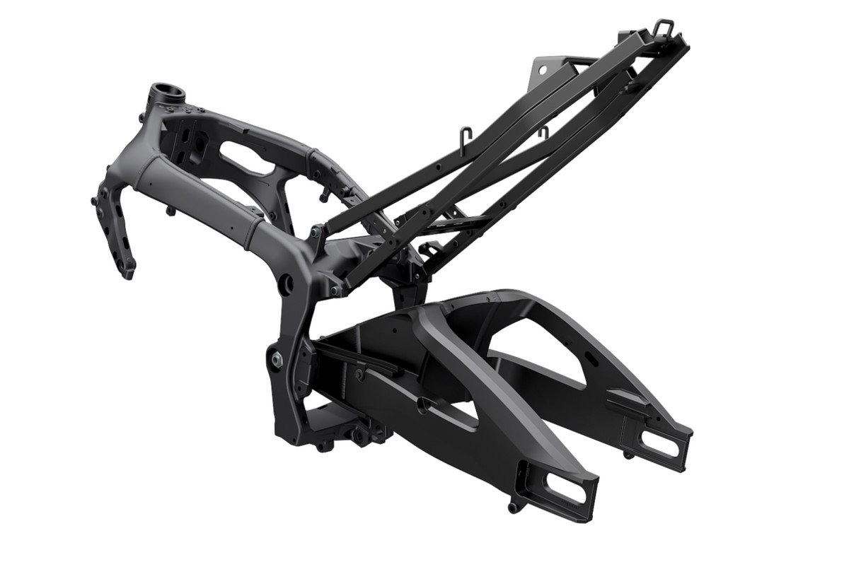GSX-R1000_AL7_CG_swingarm_1487118714